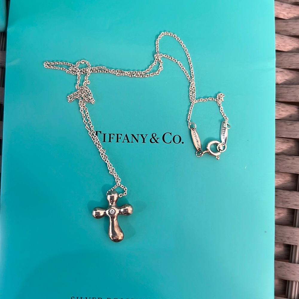 Tiffany Elsa Peretti silver cross with 17mm pendant WITH diamond - necklace